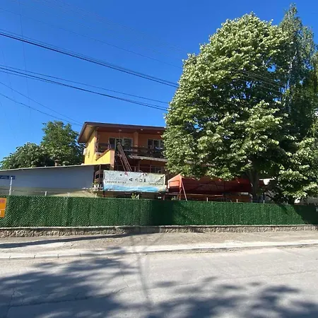 ホテル Family Yulian