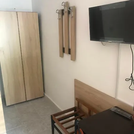 酒店 朱利安家庭酒店 克兰内沃