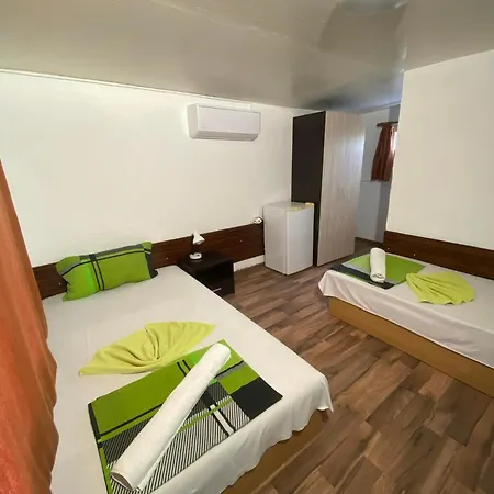 Hotel Family Yulian