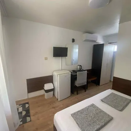Hotel Family Yulian